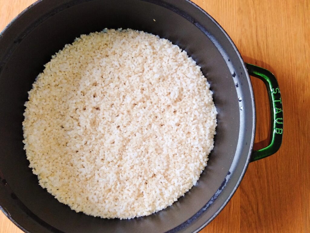 ダッチオーブンで炊いた玄米